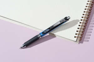 قلم الحبر و قلم الرصاص .. أيهما أفضل؟